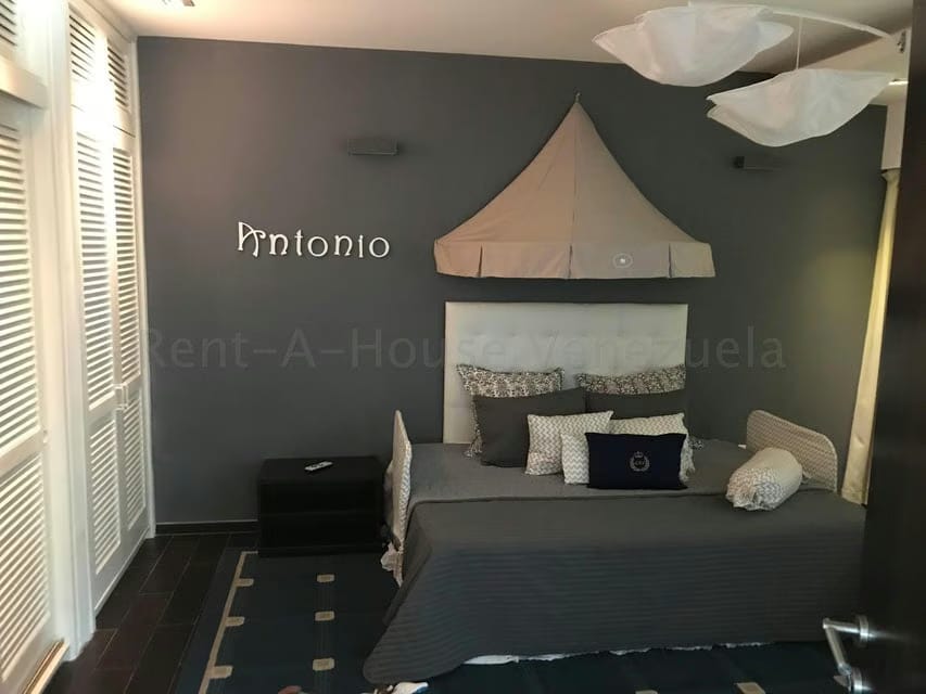Casa (1 Nivel) en Venta en Cumbres de Curumo, Distrito Metropolitano - 20