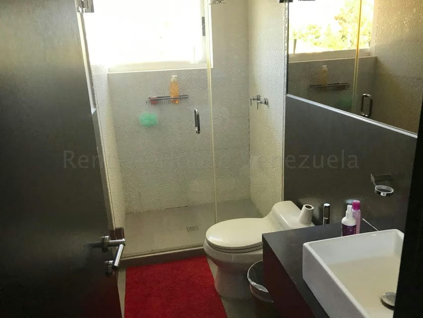 Casa (1 Nivel) en Venta en Cumbres de Curumo, Distrito Metropolitano - 21