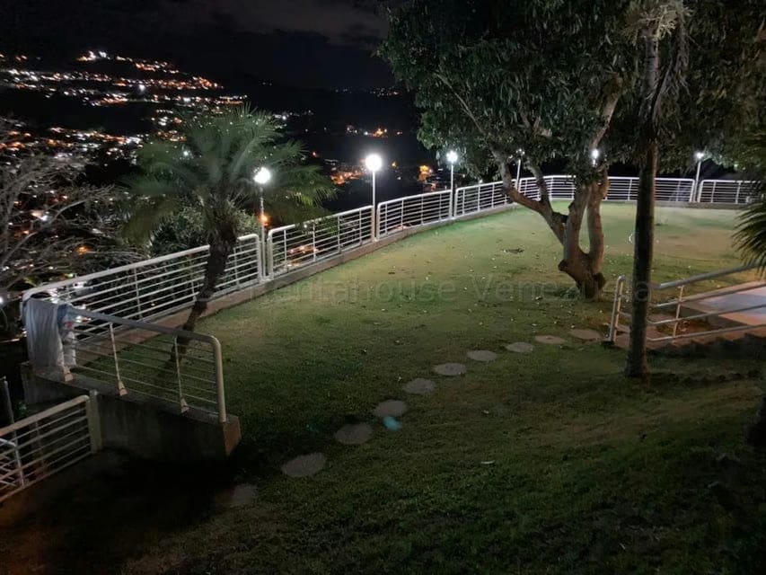 Casa (1 Nivel) en Venta en Cumbres de Curumo, Distrito Metropolitano - 27