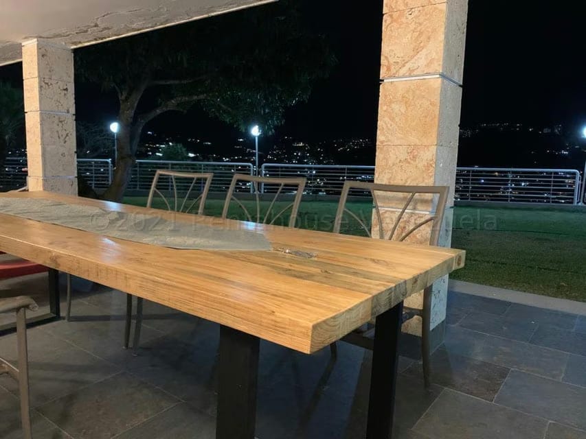 Casa (1 Nivel) en Venta en Cumbres de Curumo, Distrito Metropolitano - 28