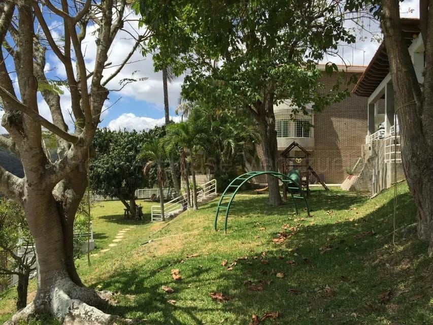 Casa (1 Nivel) en Venta en Cumbres de Curumo, Distrito Metropolitano - 30
