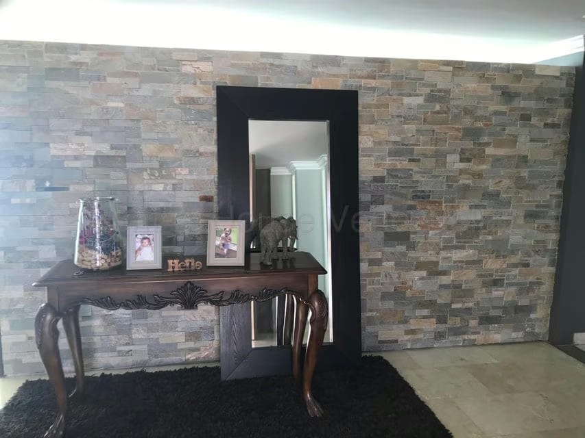 Casa (1 Nivel) en Venta en Cumbres de Curumo, Distrito Metropolitano - 4