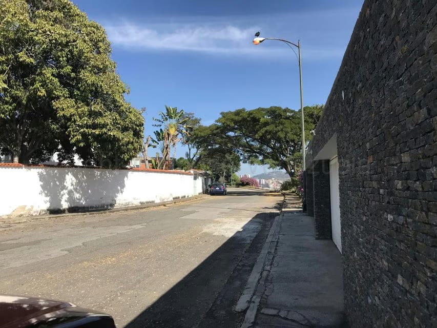 Casa (1 Nivel) en Venta en Cumbres de Curumo, Distrito Metropolitano - 34