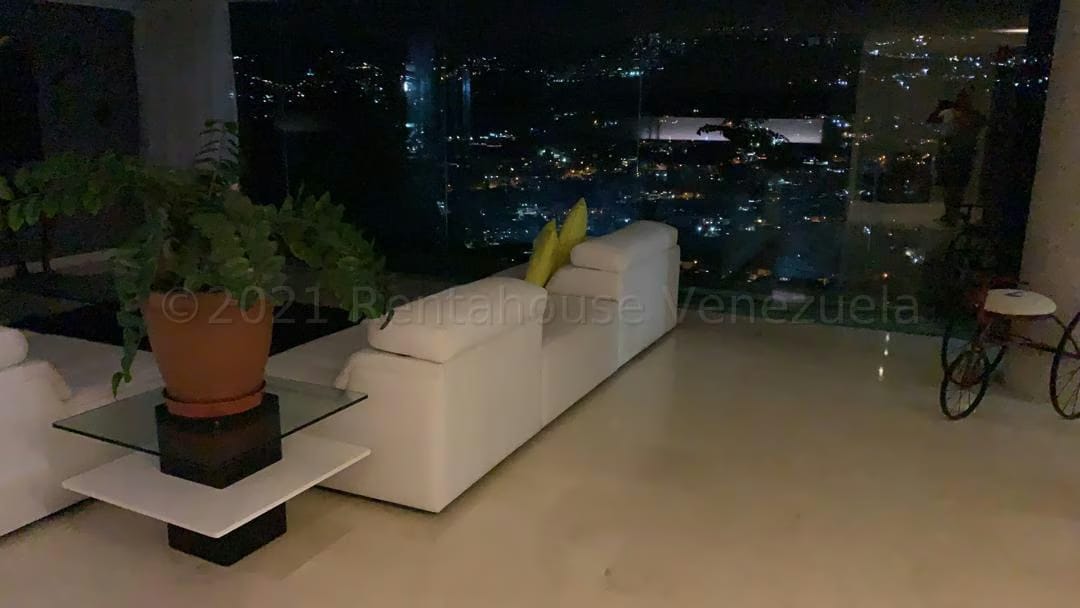 Casa (1 Nivel) en Venta en Cumbres de Curumo, Distrito Metropolitano - 7