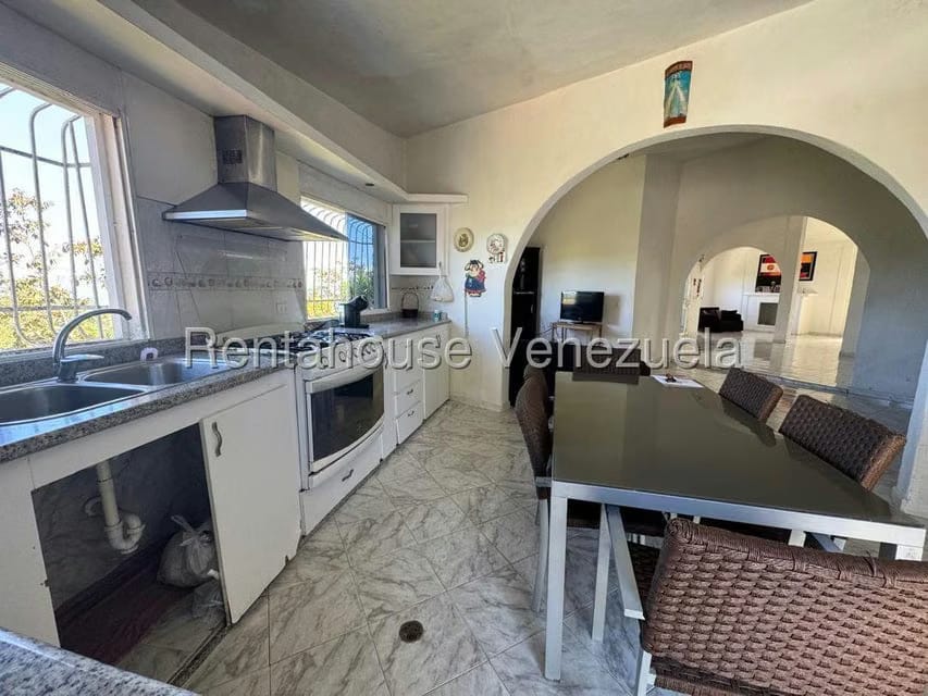 Casa (1 Nivel) en Venta en El Limon, Miranda - 16
