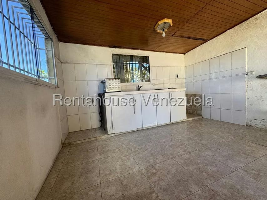Casa (1 Nivel) en Venta en El Limon, Miranda - 33