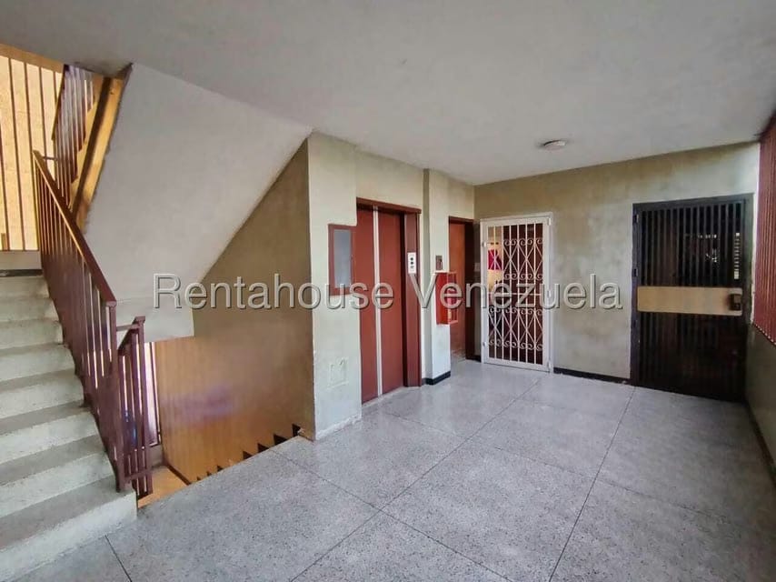 Apartamento (1 Nivel) en Alquiler en Zona Oeste, Lara - 14