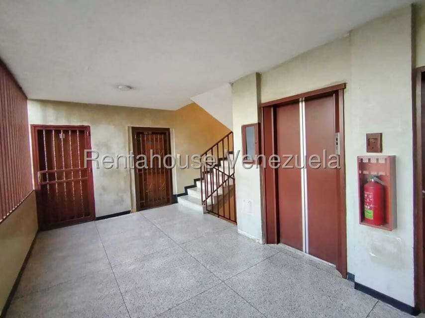 Apartamento (1 Nivel) en Alquiler en Zona Oeste, Lara - 16