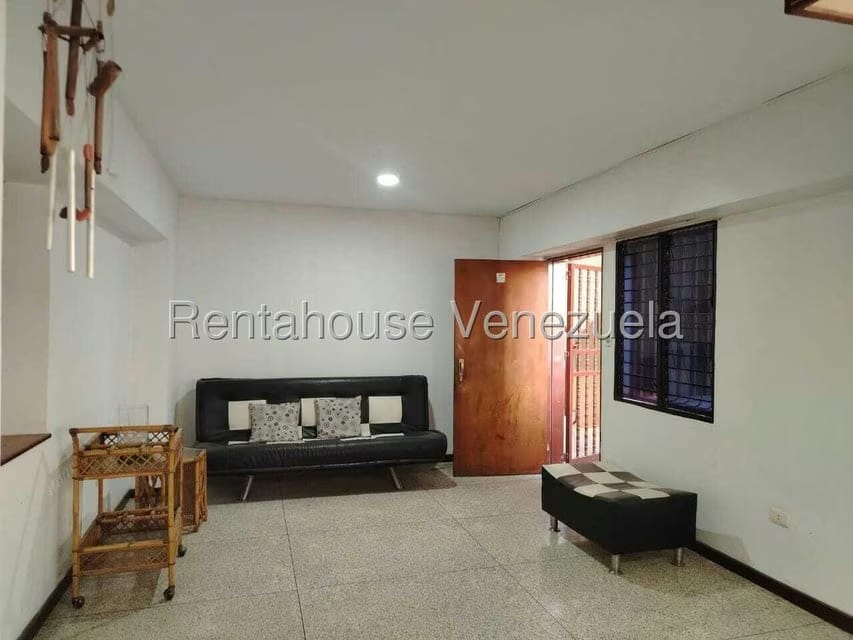 Apartamento (1 Nivel) en Alquiler en Zona Oeste, Lara - 21