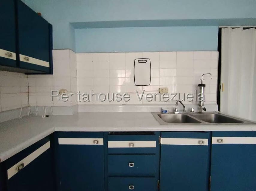 Apartamento (1 Nivel) en Alquiler en Zona Oeste, Lara - 23