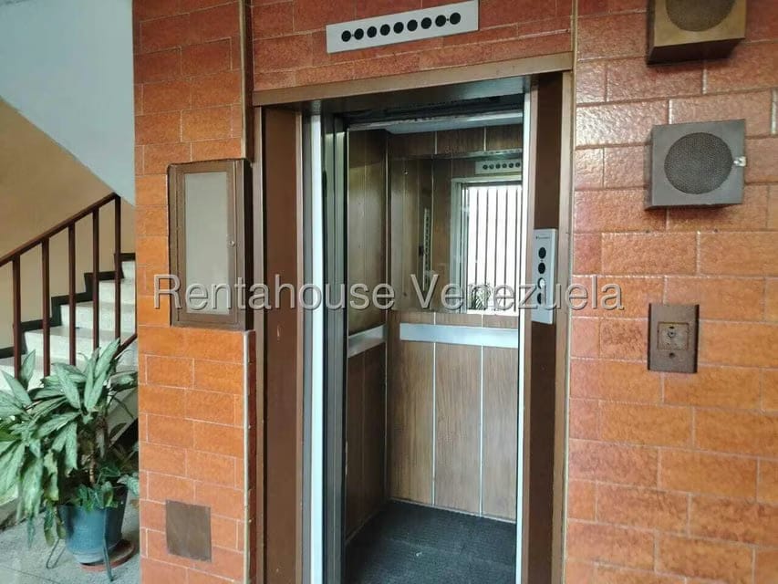 Apartamento (1 Nivel) en Alquiler en Zona Oeste, Lara - 4