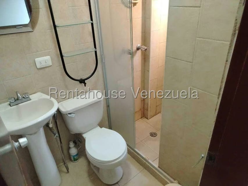 Apartamento (1 Nivel) en Alquiler en Zona Oeste, Lara - 31