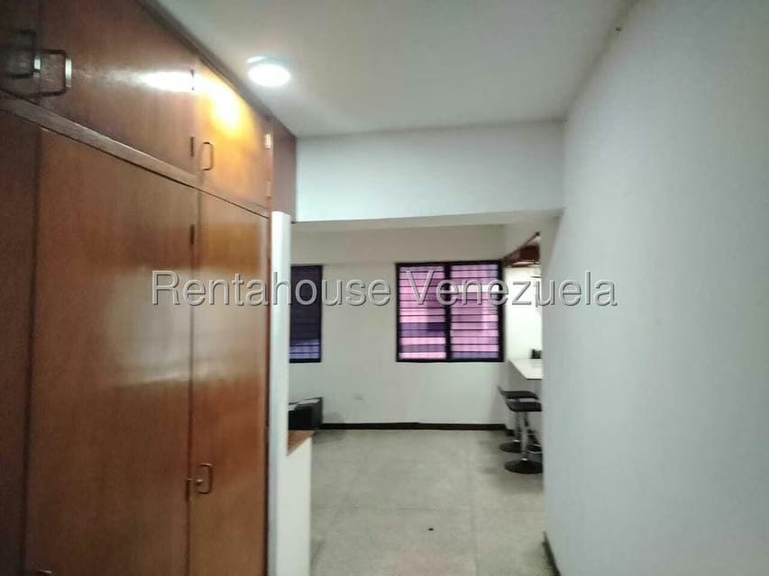 Apartamento (1 Nivel) en Alquiler en Zona Oeste, Lara - 33