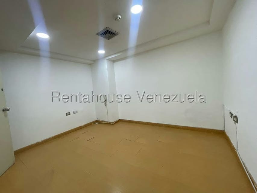 Comercial (Oficina) en Alquiler en Chuao, Distrito Metropolitano - 7