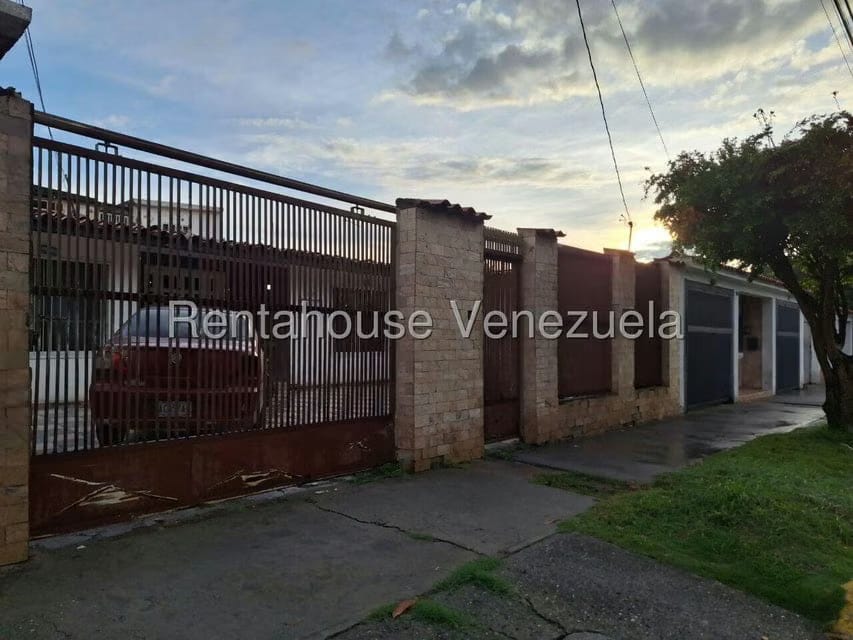 Casa (Duplex) en Venta en Las Mercedes, Lara - 2