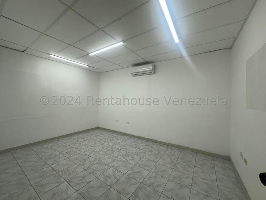 Comercial (Local Comercial) en Venta en El Ingenio, Miranda - 6