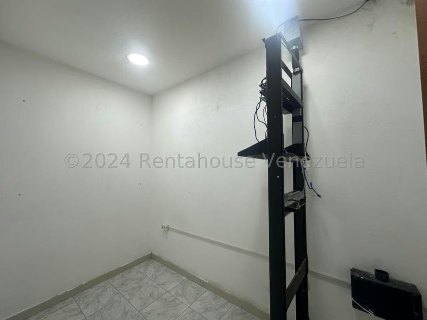 Comercial (Local Comercial) en Venta en El Ingenio, Miranda - 8