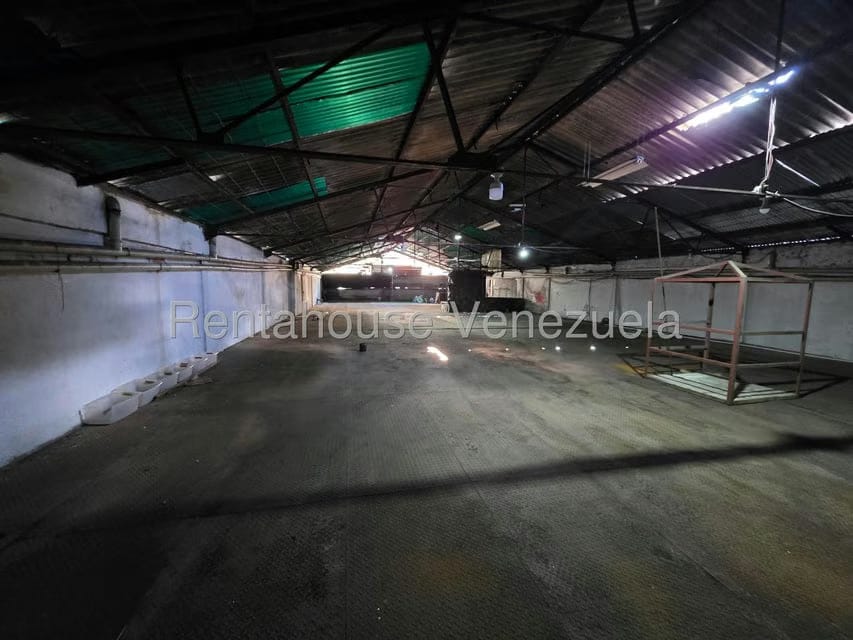 Comercial (Local Comercial) en Alquiler en Catia, Distrito Metropolitano - 13