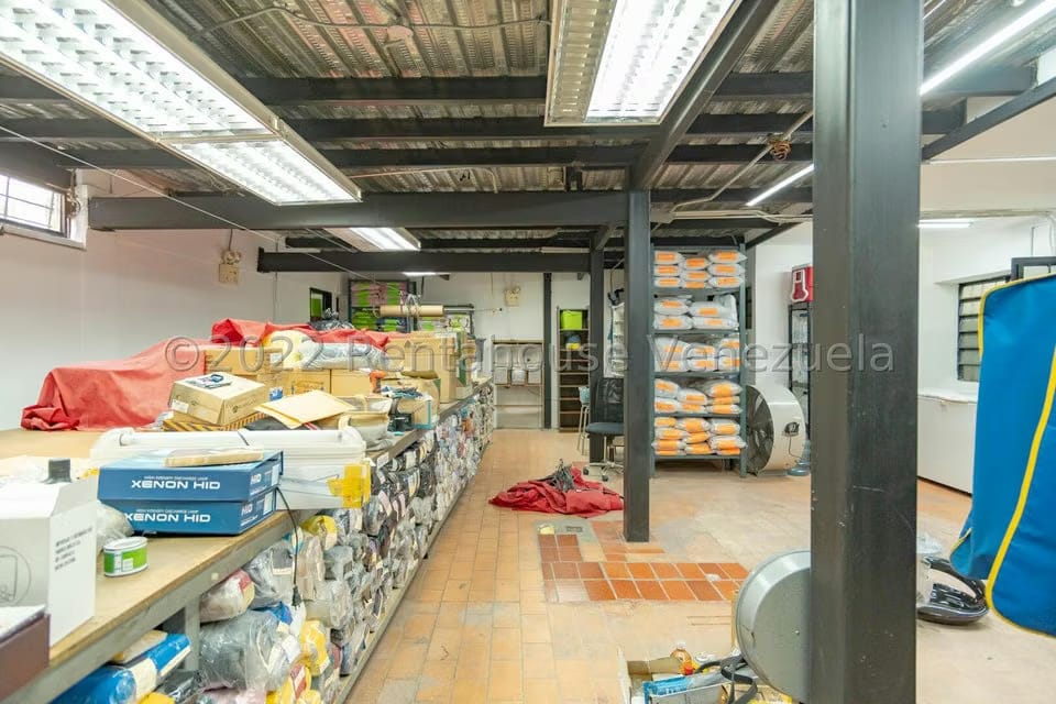 Casa (Multipes Niveles) en Venta en Parroquia Santa Teresa, Distrito Metropolitano - 26