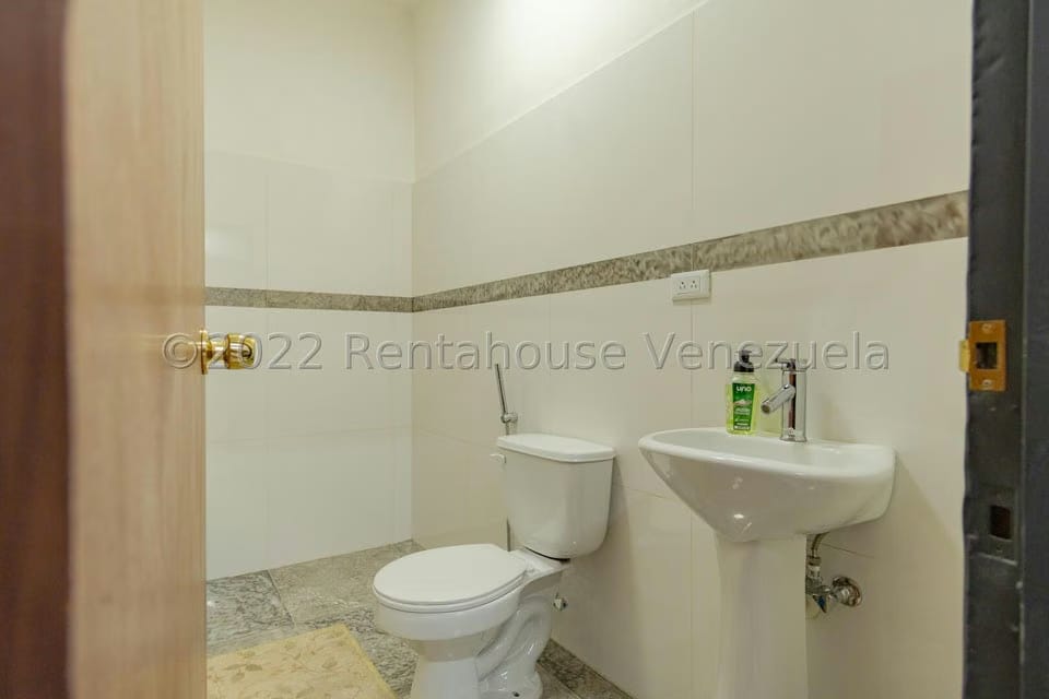 Casa (Multipes Niveles) en Venta en Parroquia Santa Teresa, Distrito Metropolitano - 7