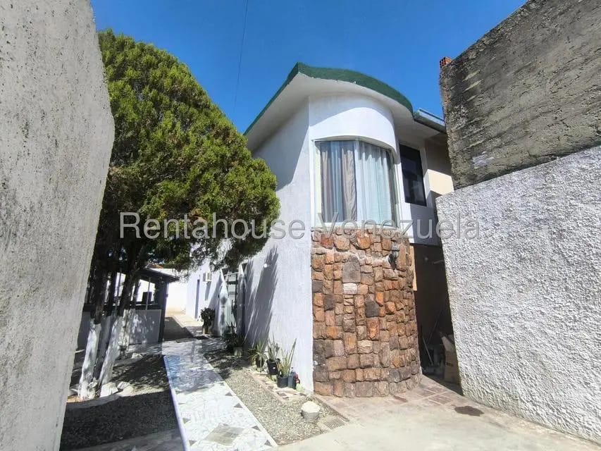 Casa (Duplex) en Venta en Los Tamarindos, Carabobo - 2