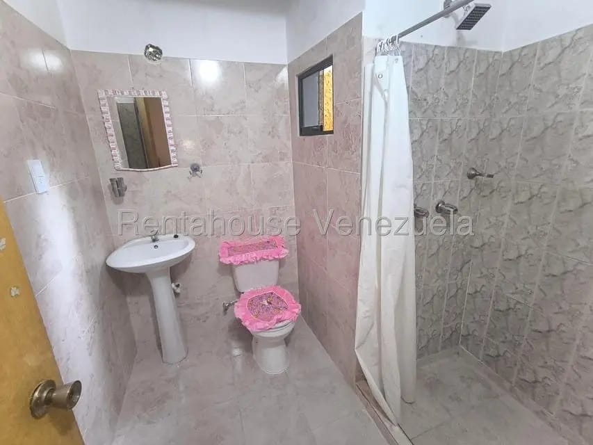 Casa (Duplex) en Venta en Los Tamarindos, Carabobo - 28