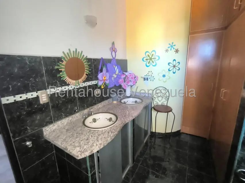 Casa (Duplex) en Venta en Los Tamarindos, Carabobo - 53