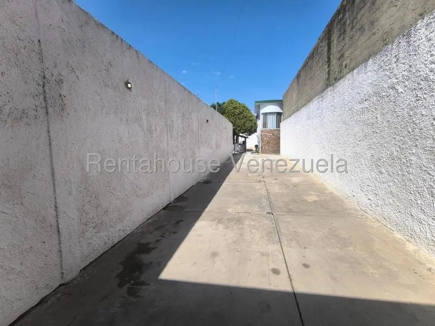 Casa (Duplex) en Venta en Los Tamarindos, Carabobo - 82