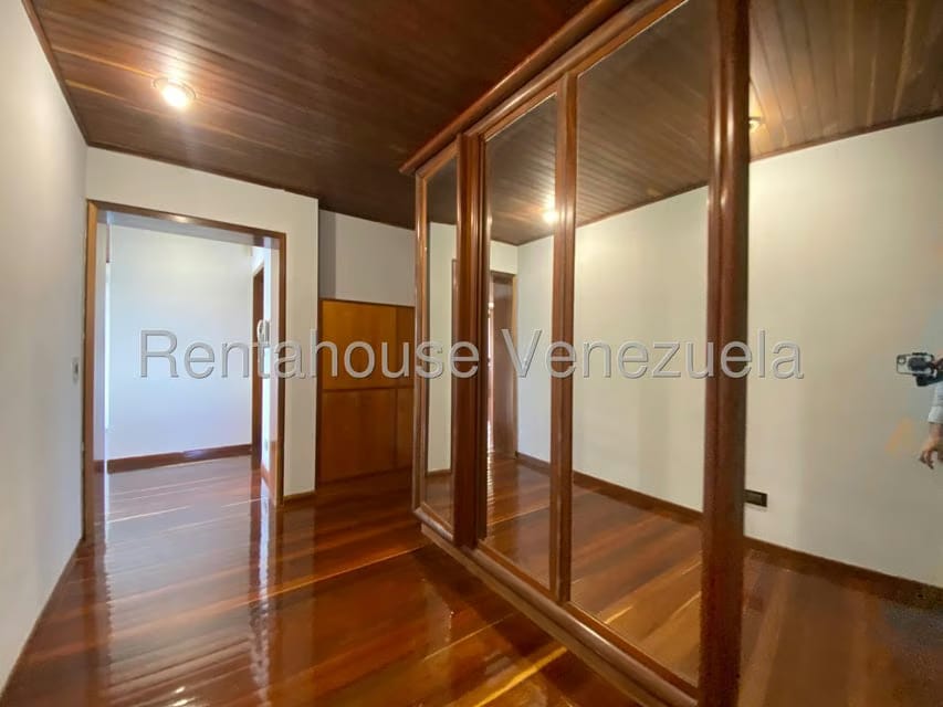 Casa (Multipes Niveles) en Venta en Cerro Verde, Distrito Metropolitano - 18