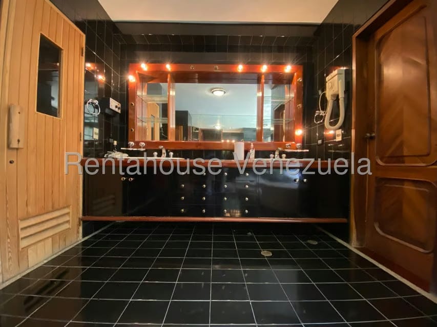 Casa (Multipes Niveles) en Venta en Cerro Verde, Distrito Metropolitano - 20