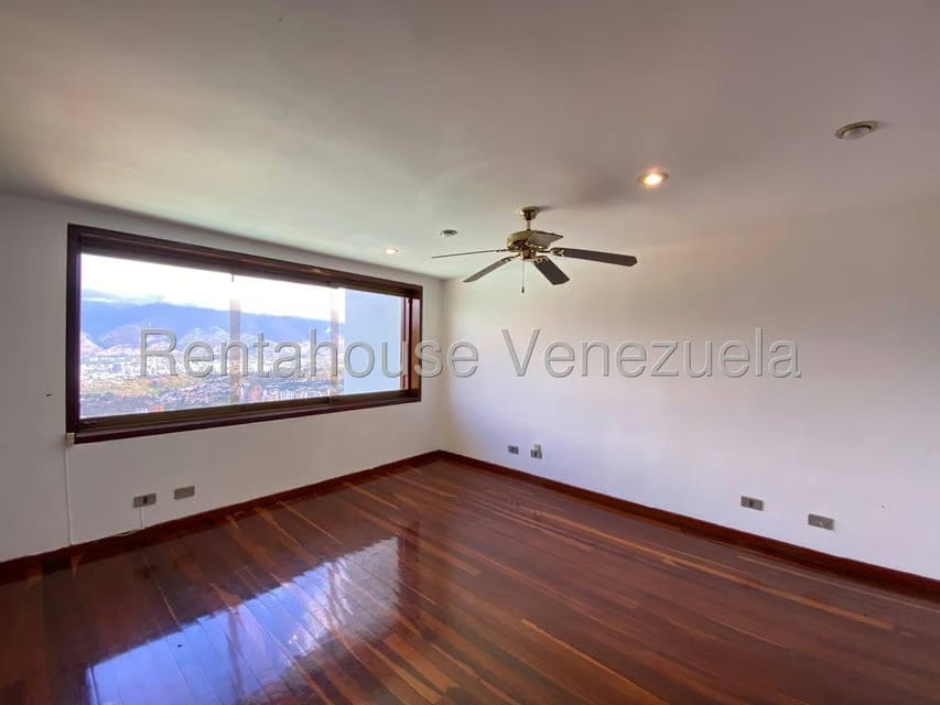 Casa (Multipes Niveles) en Venta en Cerro Verde, Distrito Metropolitano - 23