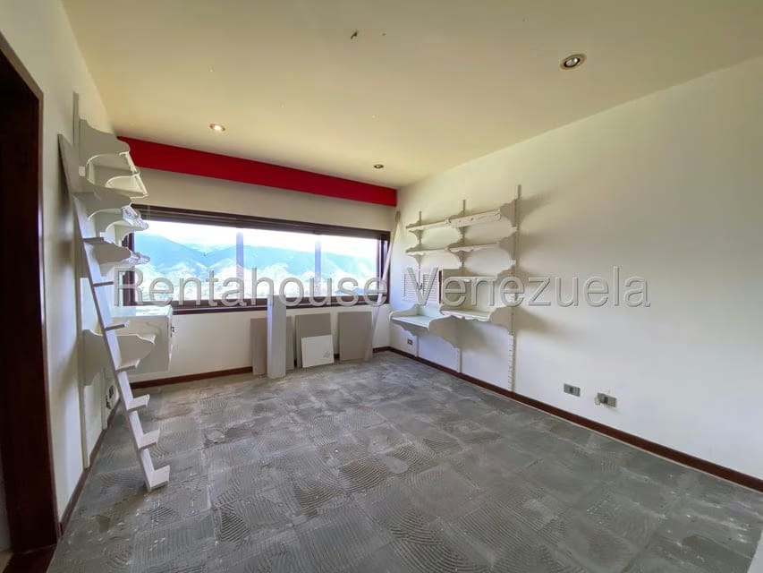 Casa (Multipes Niveles) en Venta en Cerro Verde, Distrito Metropolitano - 25