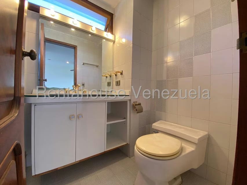Casa (Multipes Niveles) en Venta en Cerro Verde, Distrito Metropolitano - 30