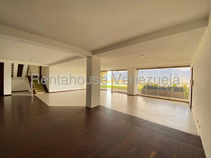 Casa (Multipes Niveles) en Venta en Cerro Verde, Distrito Metropolitano - 32