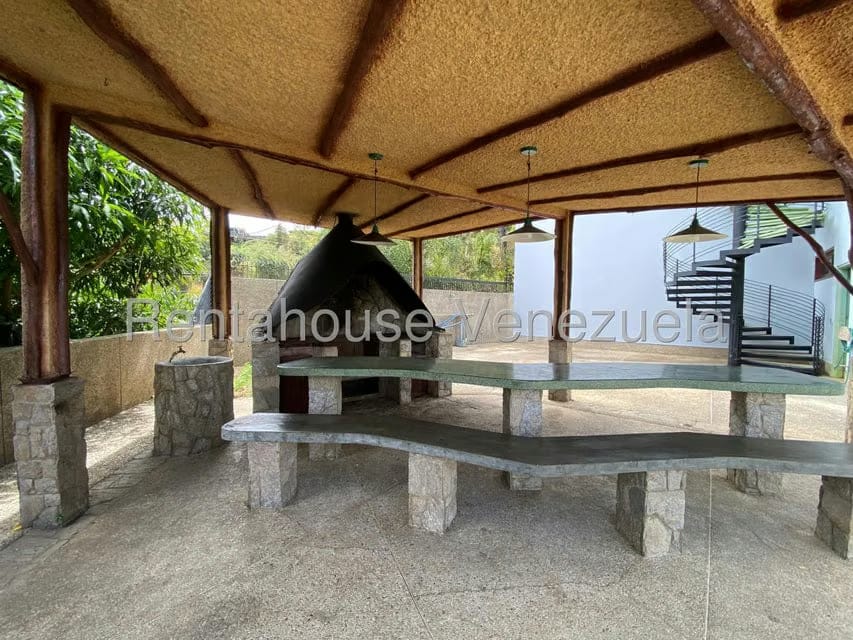 Casa (Multipes Niveles) en Venta en Cerro Verde, Distrito Metropolitano - 39