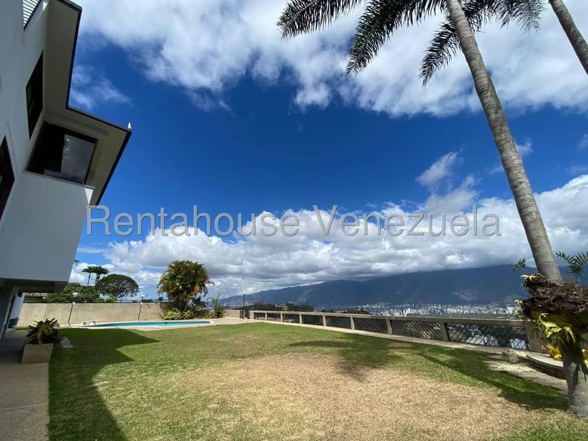 Casa (Multipes Niveles) en Venta en Cerro Verde, Distrito Metropolitano - 40