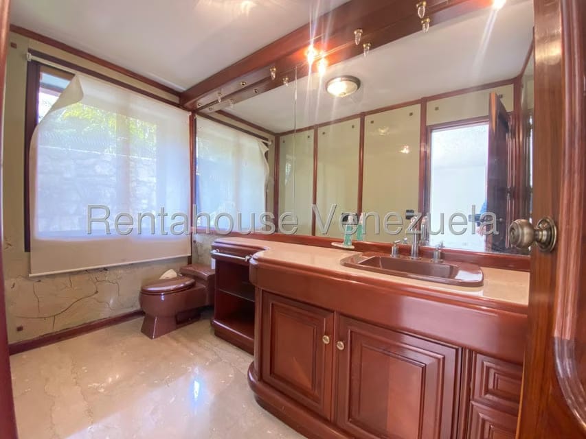 Casa (Multipes Niveles) en Venta en Cerro Verde, Distrito Metropolitano - 9