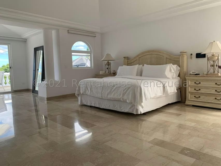 Casa (Multipes Niveles) en Venta en La Lagunita Country Club, Distrito Metropolitano - 21