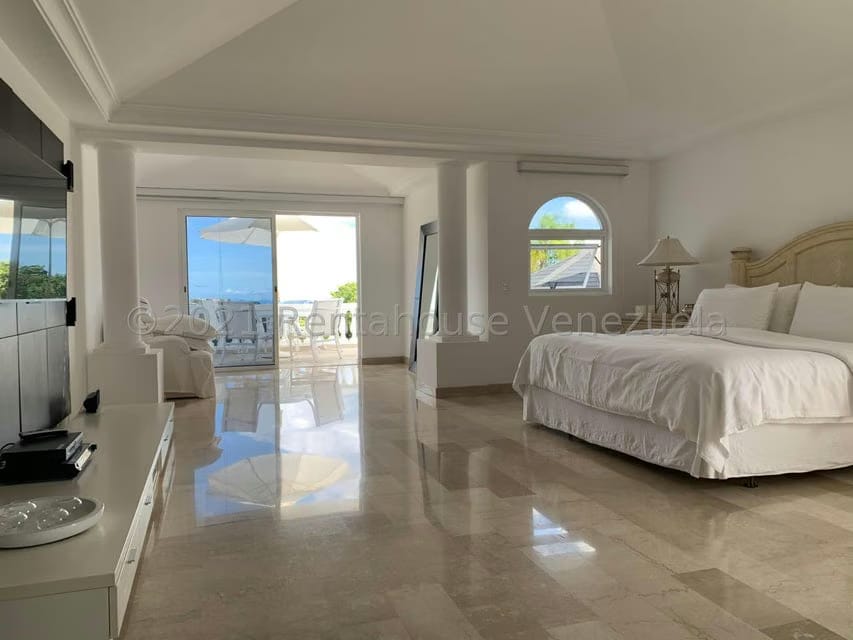 Casa (Multipes Niveles) en Venta en La Lagunita Country Club, Distrito Metropolitano - 22