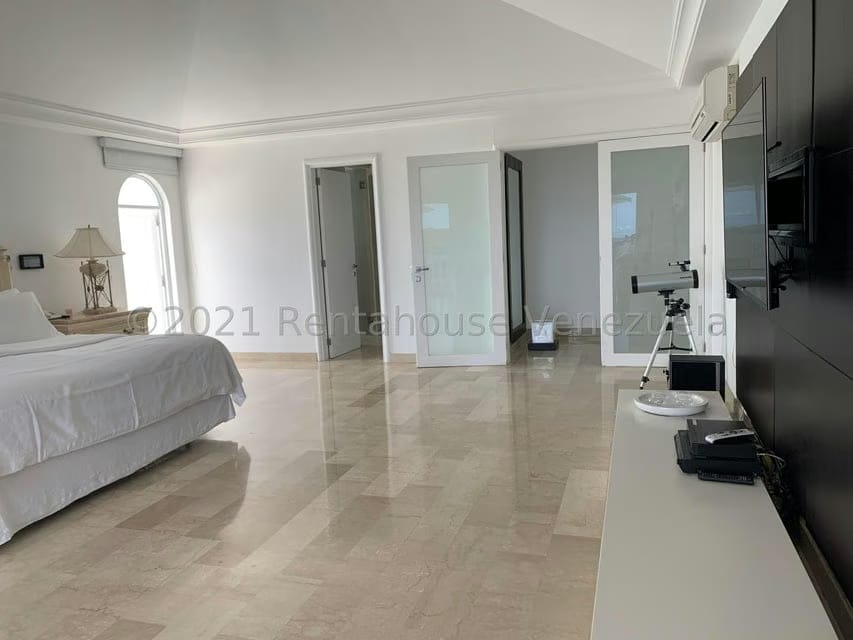 Casa (Multipes Niveles) en Venta en La Lagunita Country Club, Distrito Metropolitano - 26