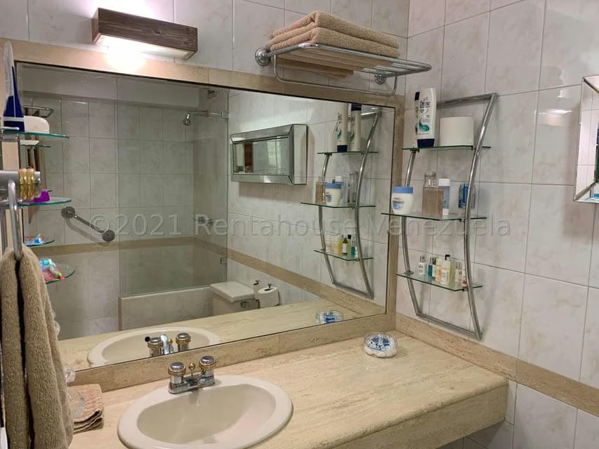Casa (Multipes Niveles) en Venta en La Lagunita Country Club, Distrito Metropolitano - 39