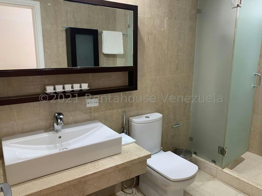 Casa (Multipes Niveles) en Venta en La Lagunita Country Club, Distrito Metropolitano - 40