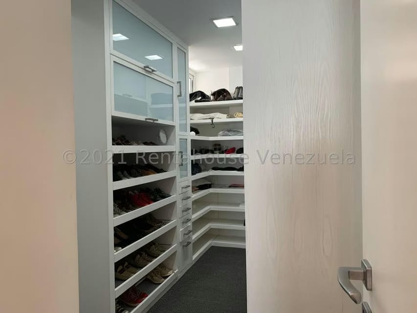Casa (Multipes Niveles) en Venta en La Lagunita Country Club, Distrito Metropolitano - 41