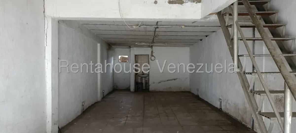 Comercial (Local Comercial) en Alquiler en Sector Sucua, Miranda - 16