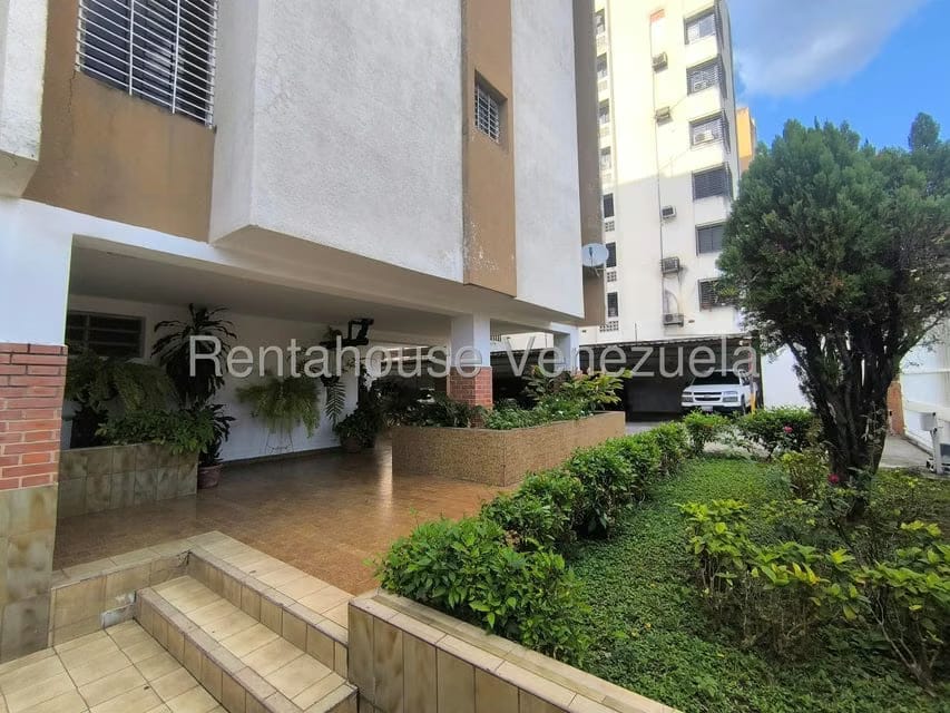 Apartamento (1 Nivel) en Venta en La Trigaleña, Carabobo - 2