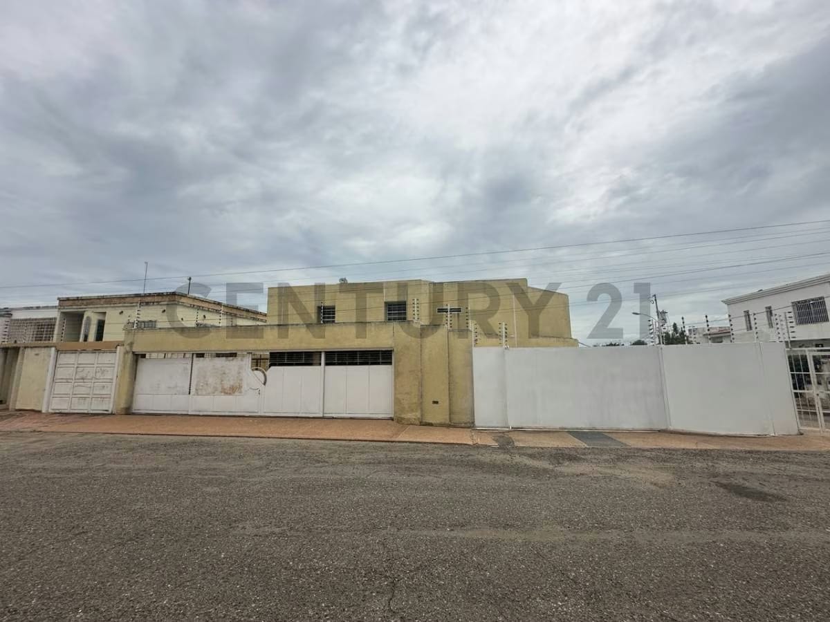 Casa Quinta de dos plantas en Sector Monte Bello, Zona Norte, Maracaibo - 21
