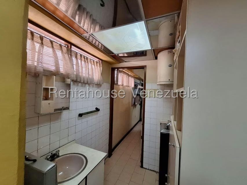 Comercial (Local Comercial) en Venta en Zona Oeste, Lara - 34