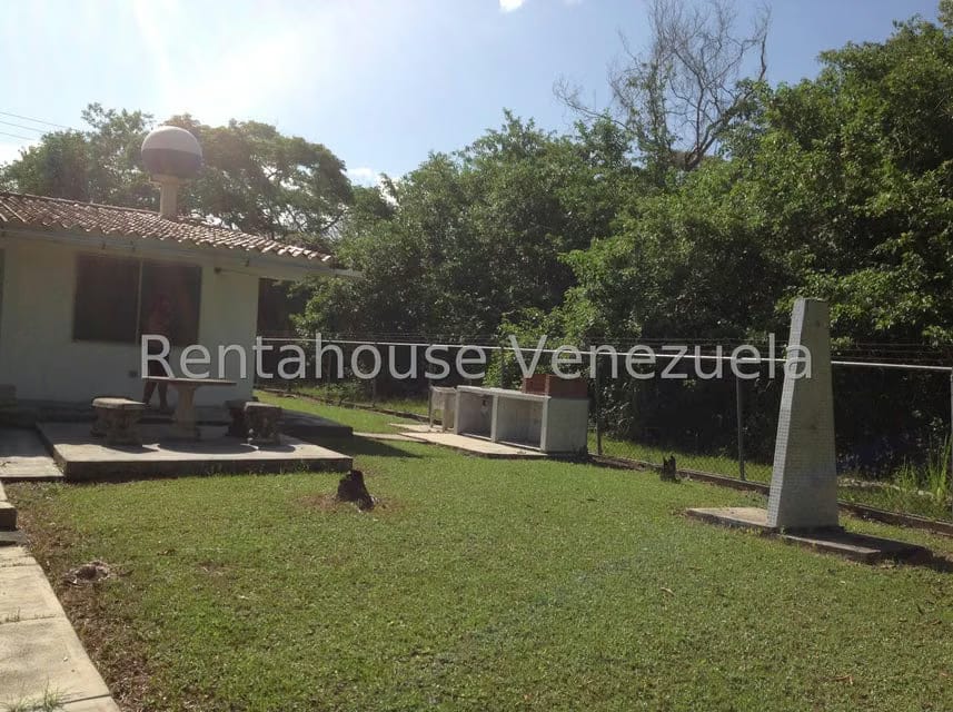 Casa (1 Nivel) en Venta en Flor de Mayo, Miranda - 13