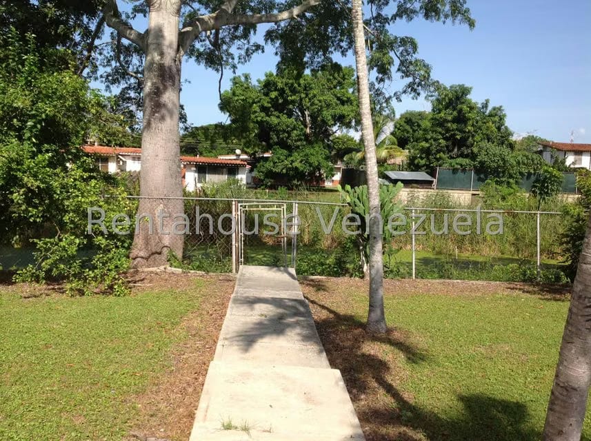 Casa (1 Nivel) en Venta en Flor de Mayo, Miranda - 14
