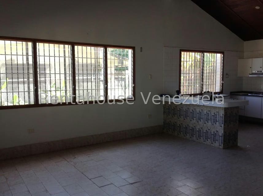 Casa (1 Nivel) en Venta en Flor de Mayo, Miranda - 25